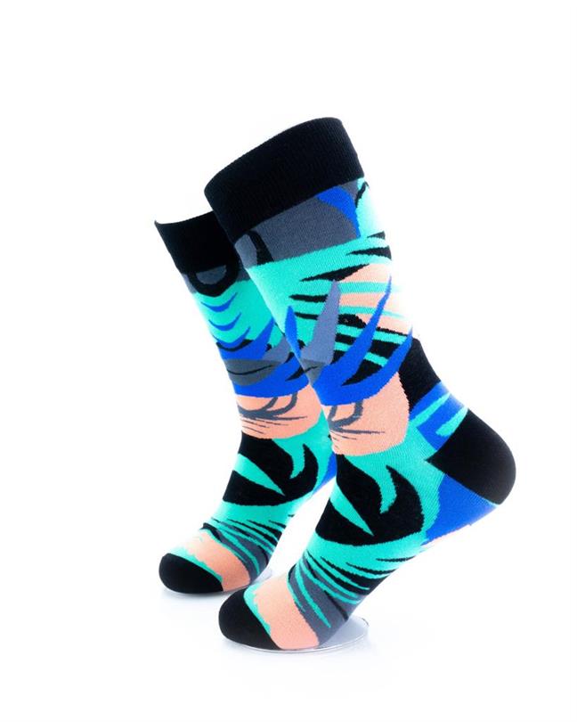 cooldesocks tropical leaves crew socks left view image